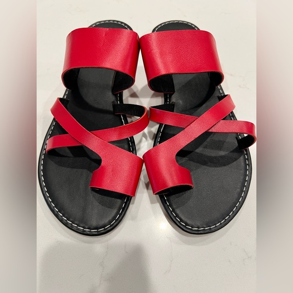 Source Unknown Shoes - NWOT Red and Black Strappy Sandals